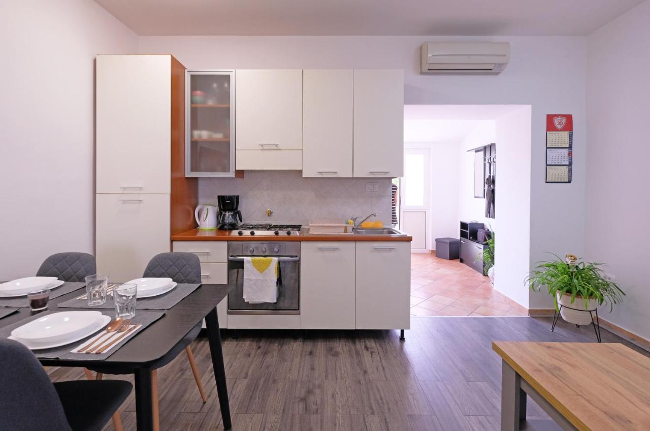 Apartment Klea - Cosy, Near City Center Pula Eksteriør billede