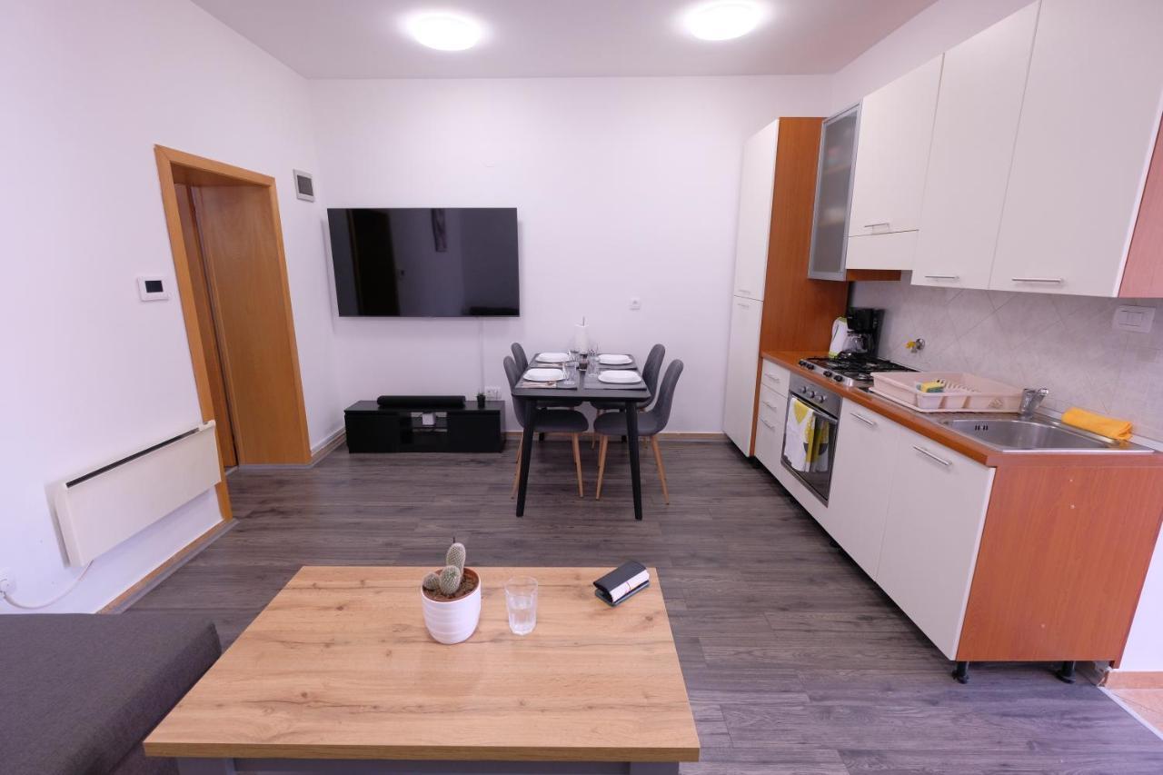 Apartment Klea - Cosy, Near City Center Pula Eksteriør billede