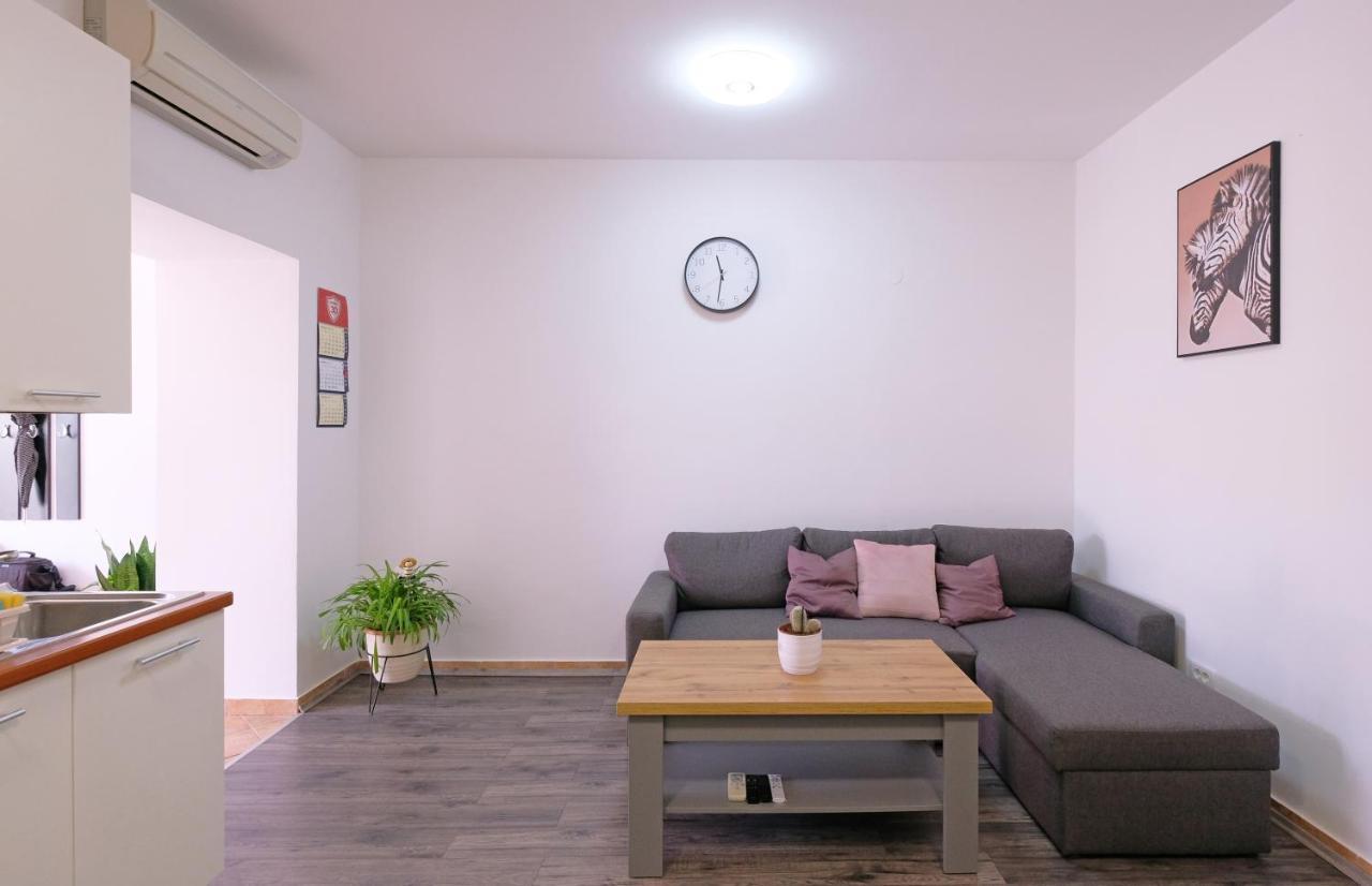 Apartment Klea - Cosy, Near City Center Pula Eksteriør billede
